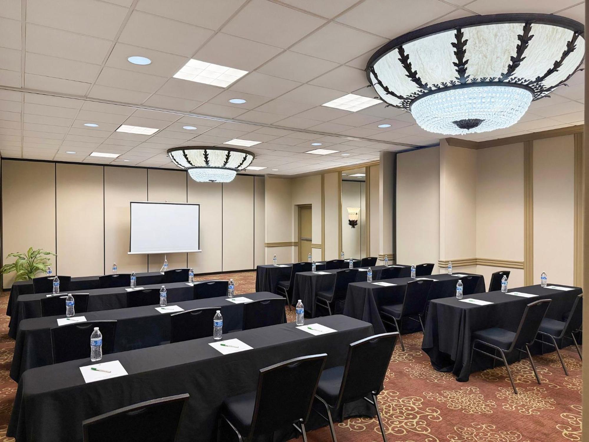 Holiday Inn South Plainfield-Piscataway By Ihg Dış mekan fotoğraf
