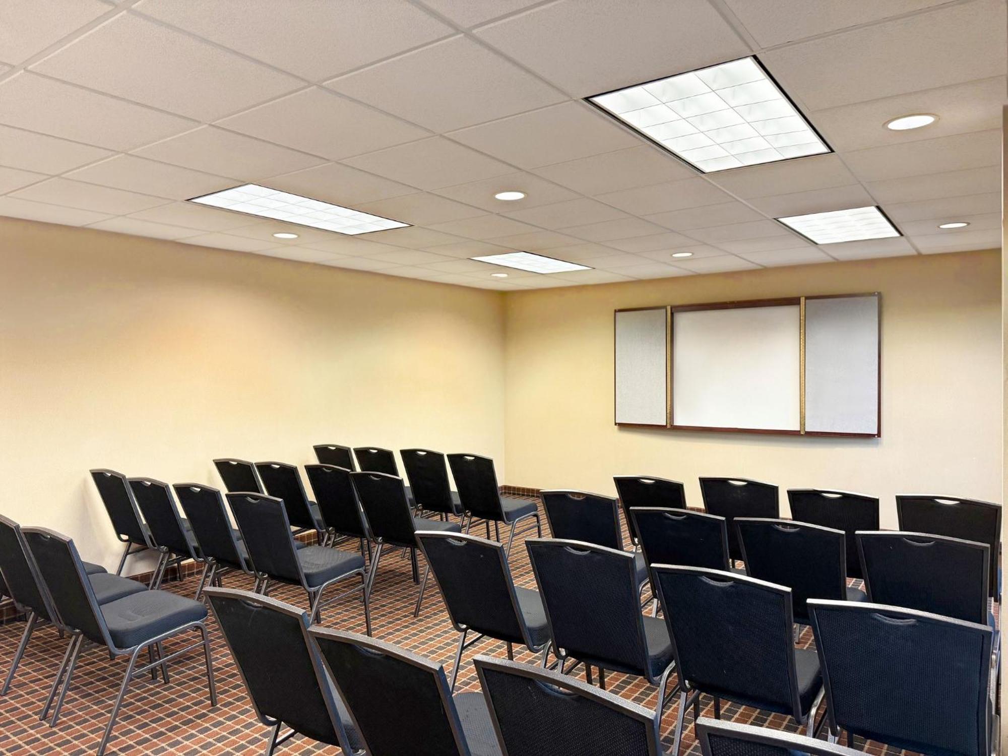 Holiday Inn South Plainfield-Piscataway By Ihg Dış mekan fotoğraf